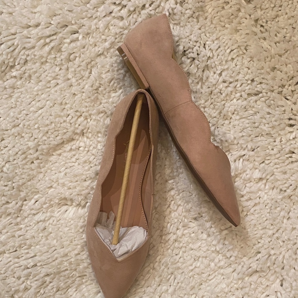 Katy Perry Collections Scalloped Tan Flats